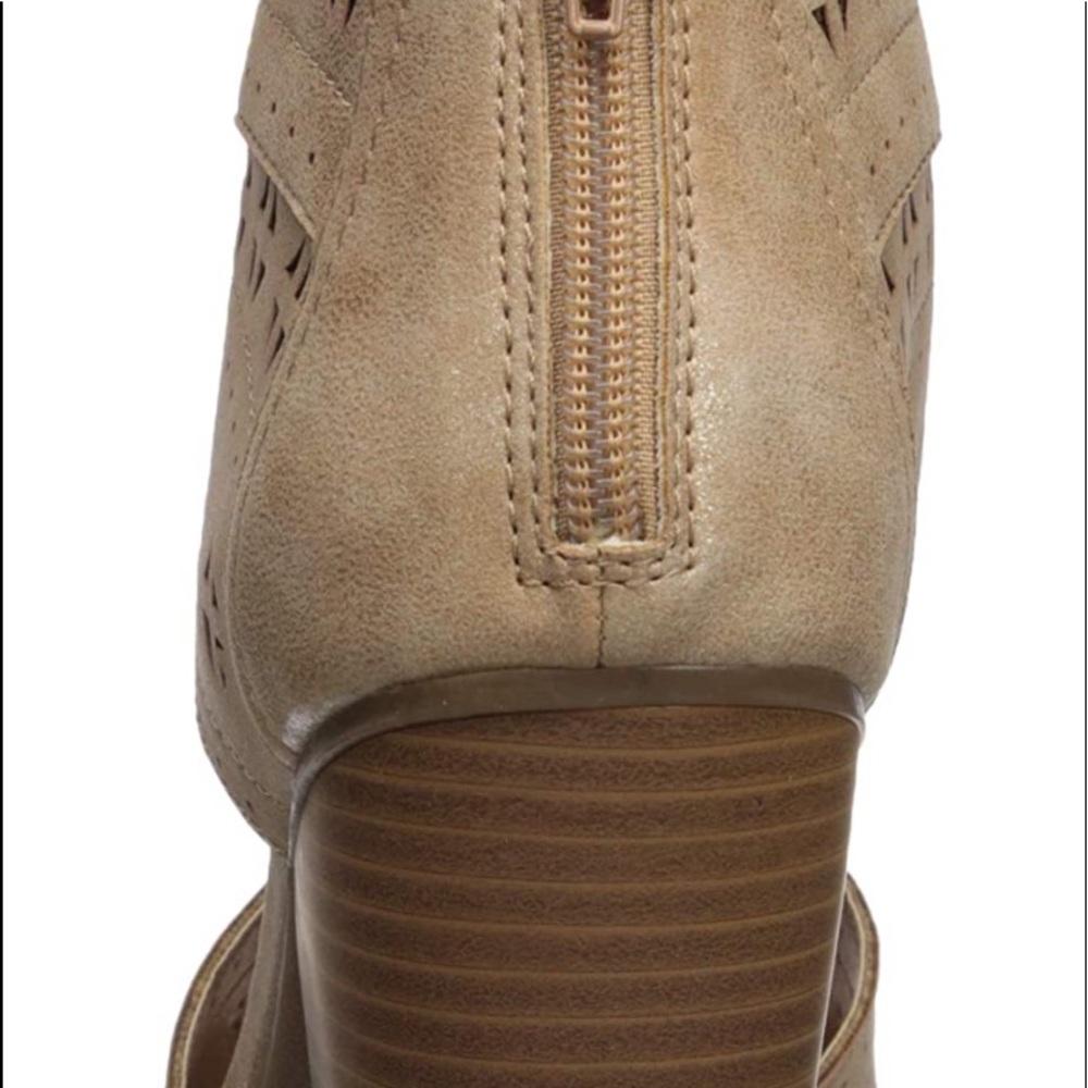 Gorgeous Natural Heeled Booties - Picture 6 of 8